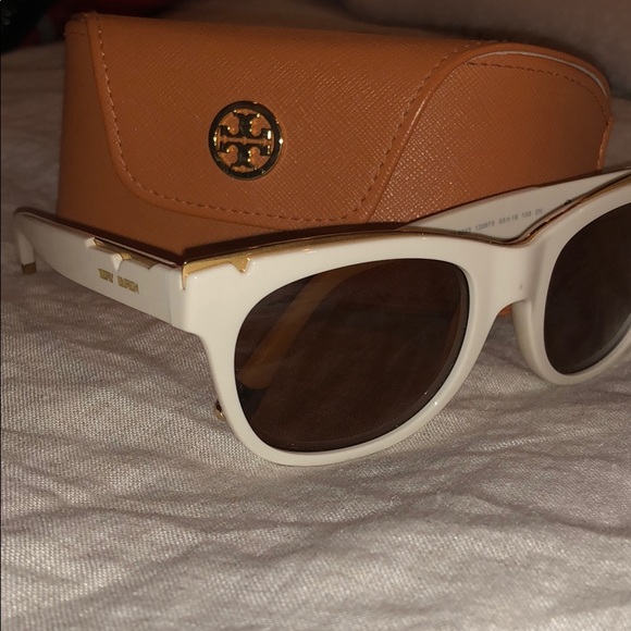 Tory Burch Accessories - TORY BURCH white fashion sunglasses